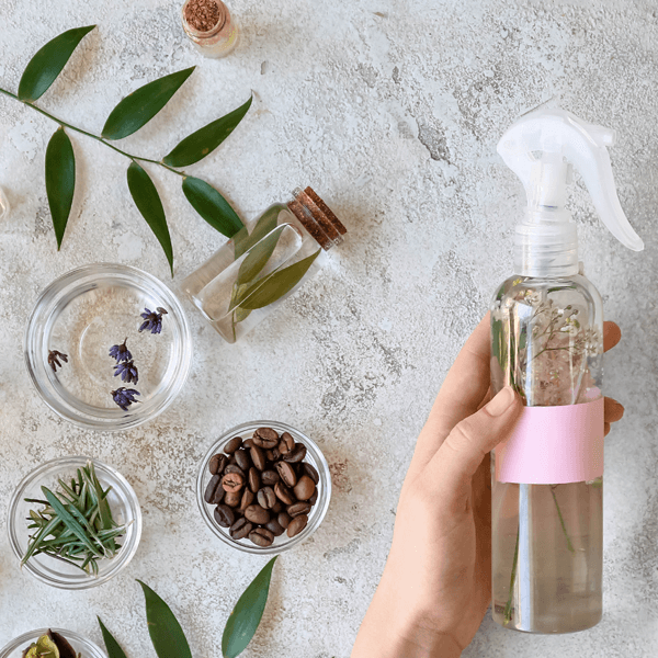 Evdeki Kötü Kokulara Karşı Doğal Spreyler : Kapak Görseli